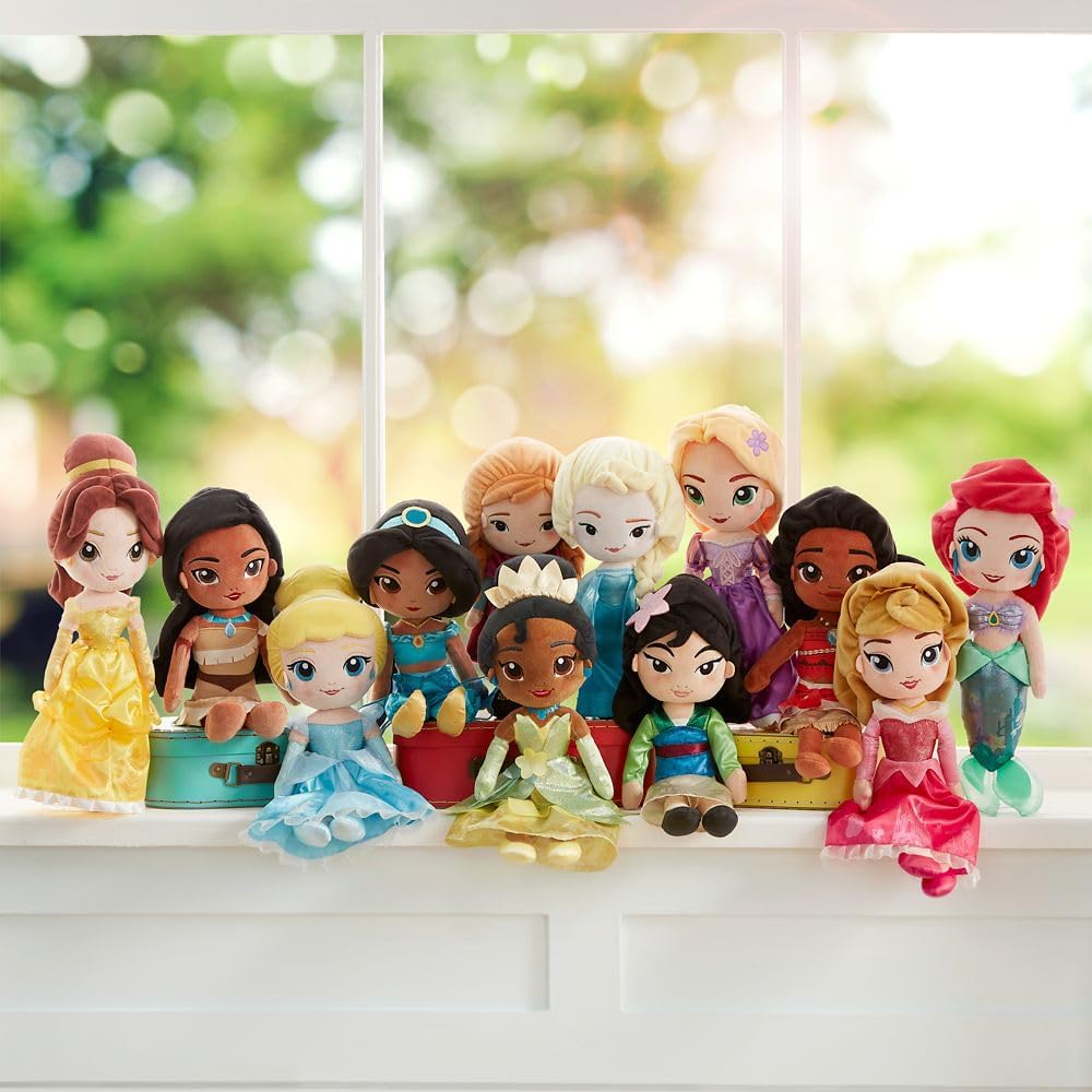 Disney Store Official Princess Plush Doll, Moana, Medium 14 Inches, Soft Plushy with Embroidered Features, Princess Toys for Girls, Disney Dolls, Stuffed Animals for Girls